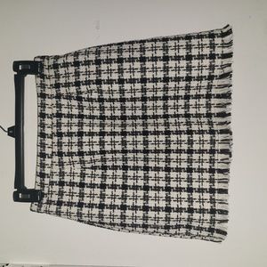 Black & white fringe hem lined mini skirt